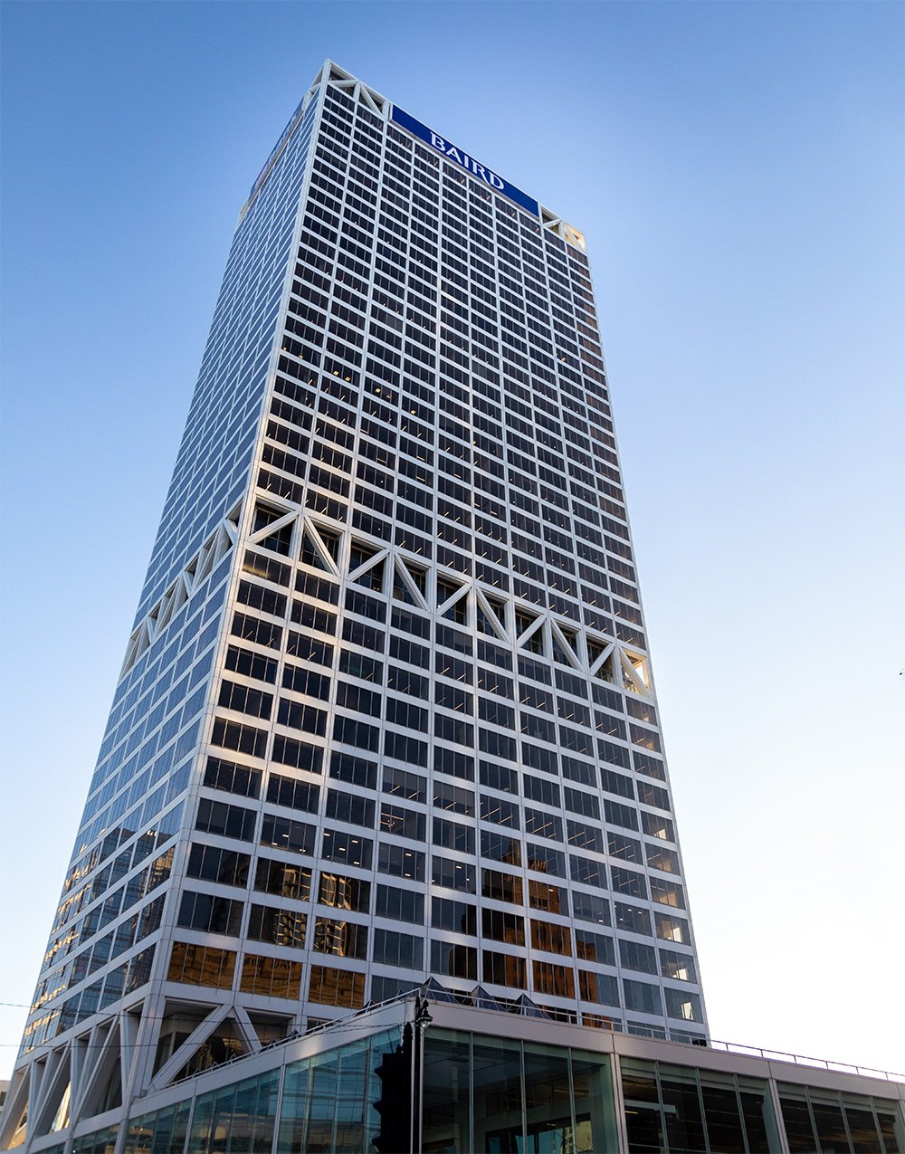  SilverPeak Strategic Capital sign atop headquarters at US Bank Center in Milwaukee
